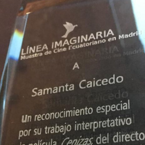 Placa entregada a Samanta Caicedo