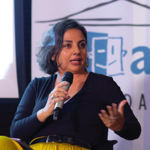 Interviene María Augusta Iturralde, comunicadora social